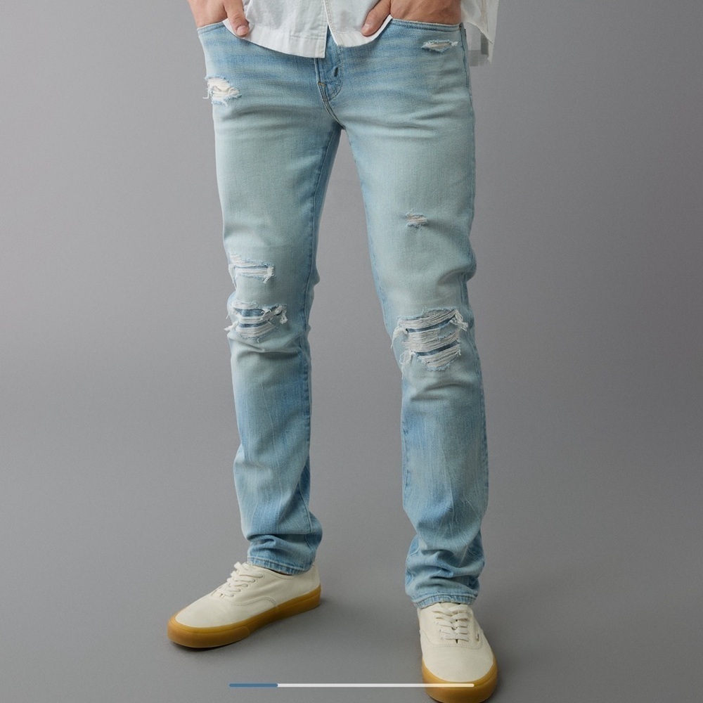 American Eagle Airflex + Slim in Light Destroy Wash NWT